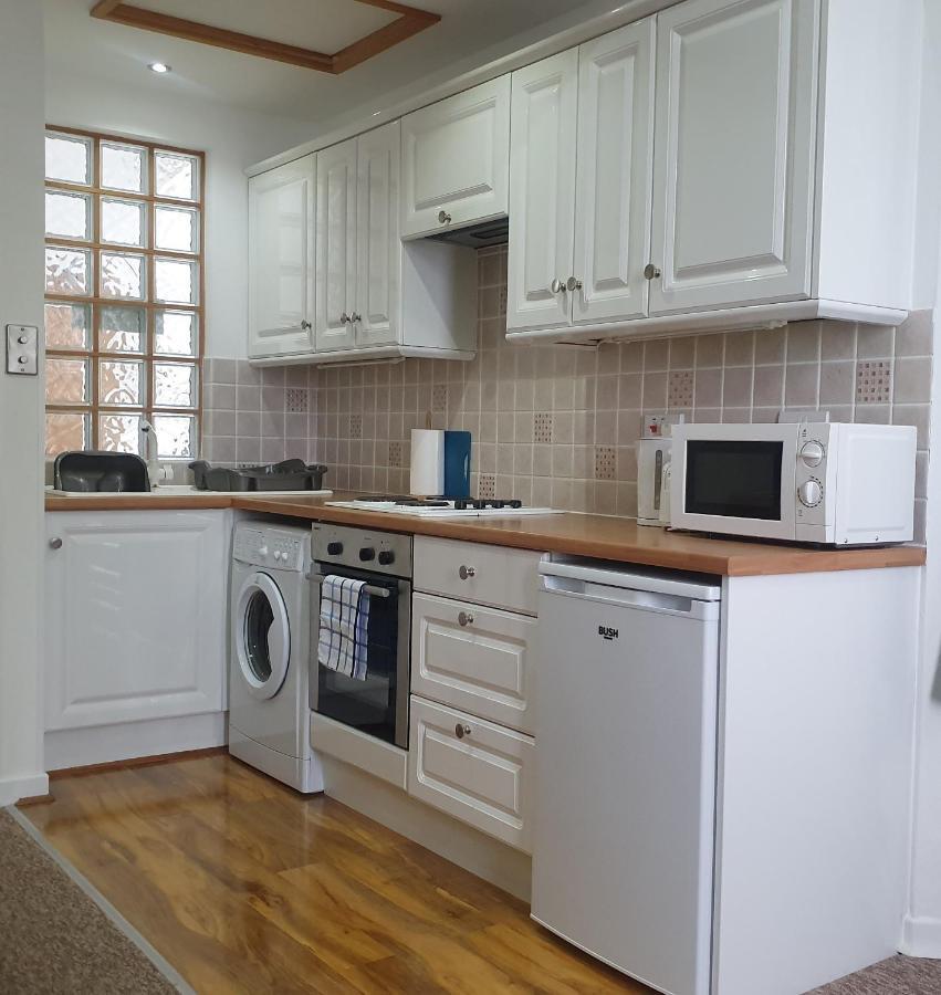 A Beautiful Apartment With Stunning Sea Views & Private Balcony Bournemouth Exterior photo